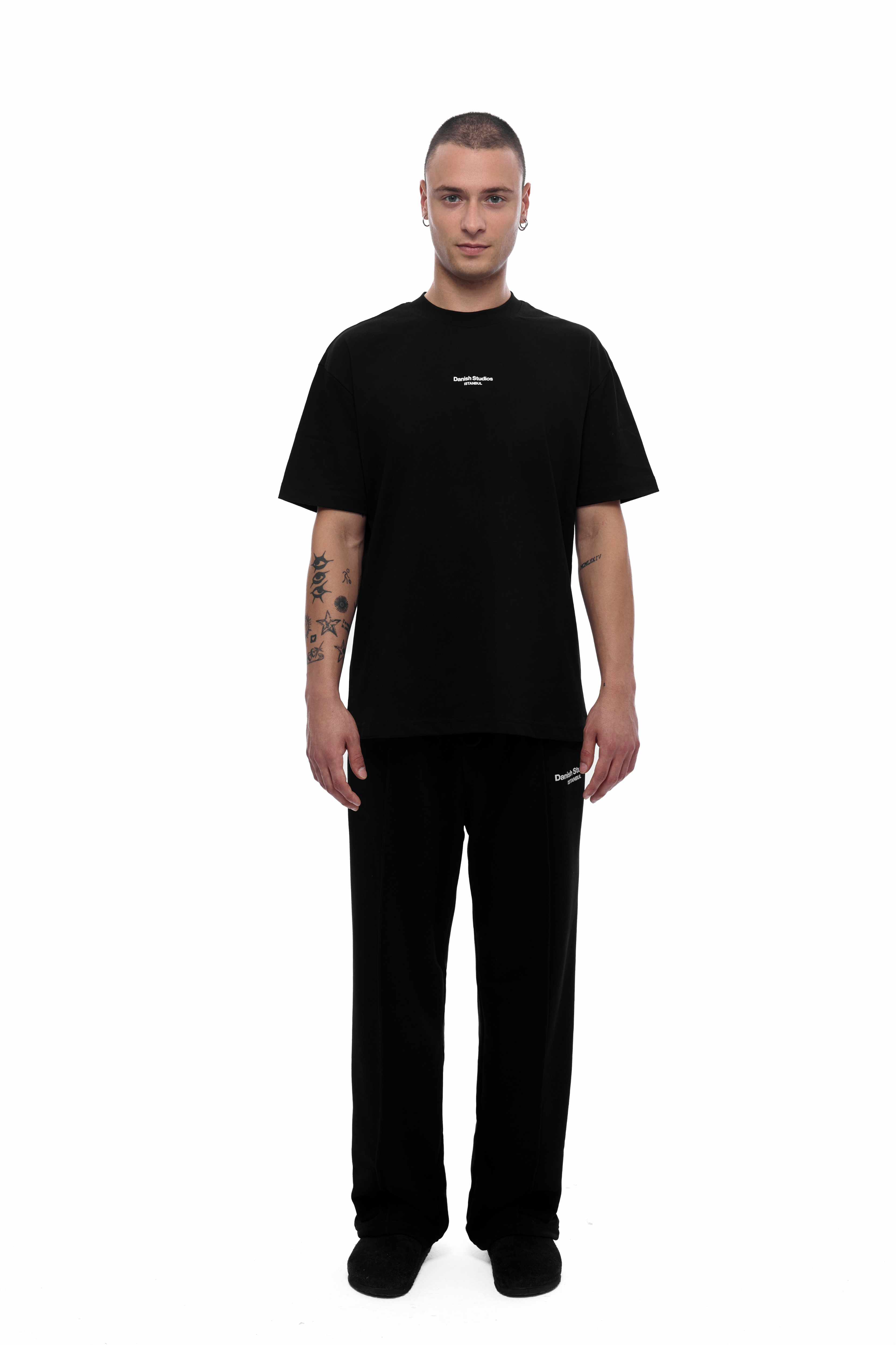 TEE 001